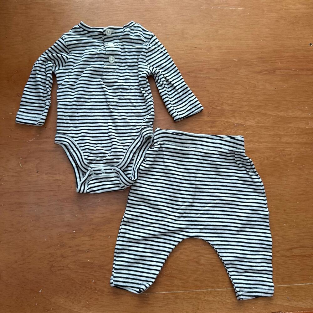 Old Navy Stripe Outfit Black White Henley Top Onesie Pants Leggings 0-3 Months